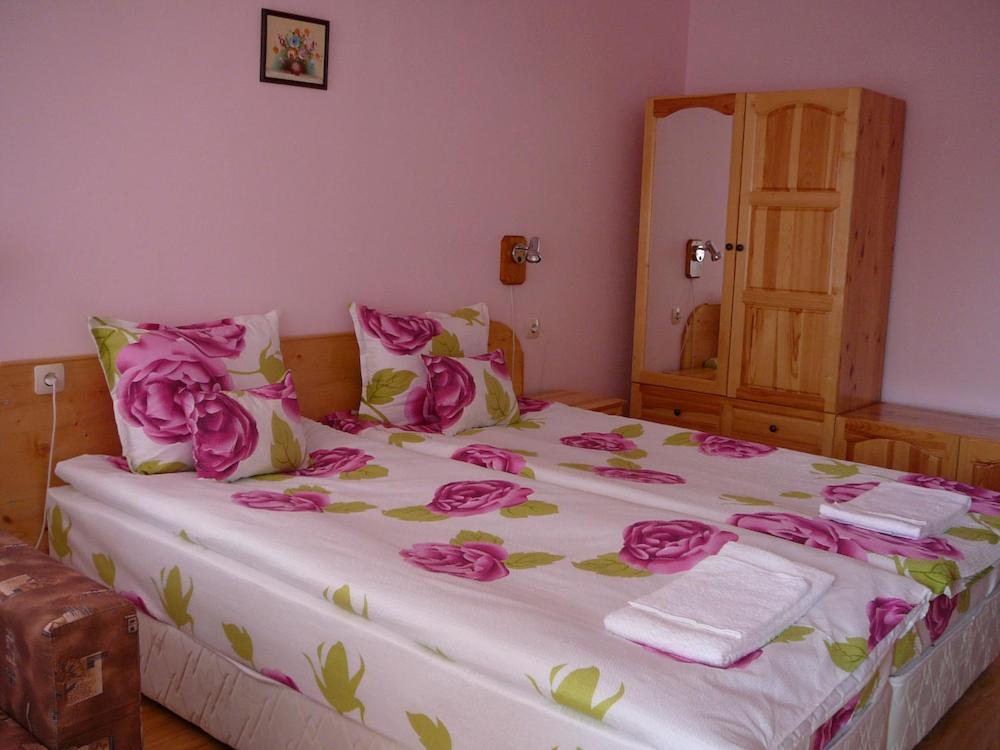 ארבאנאסי Guest House Debar חדר תמונה