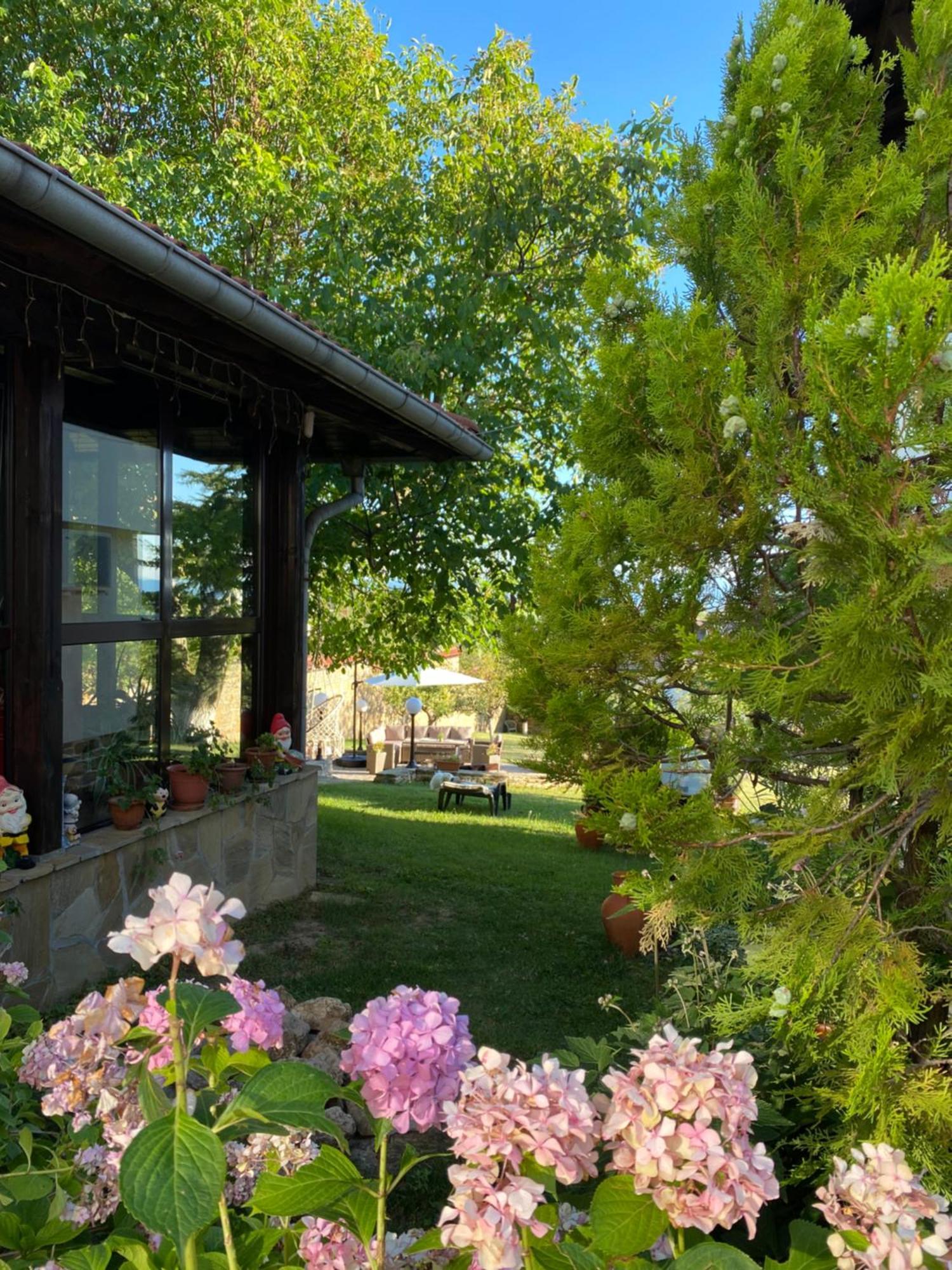 ארבאנאסי Guest House Debar מראה חיצוני תמונה