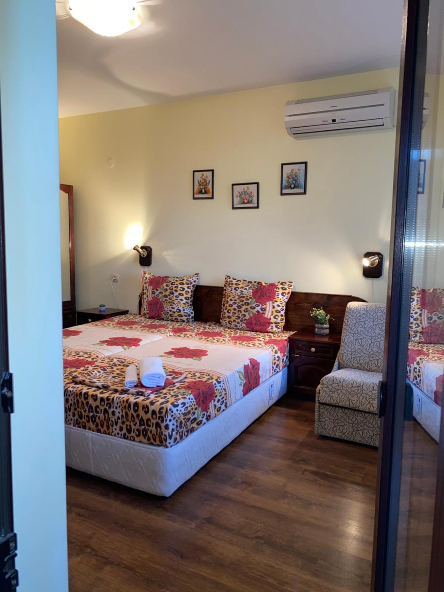 ארבאנאסי Guest House Debar מראה חיצוני תמונה